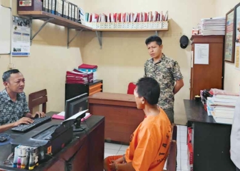 Pencuri di Cirebon Kepergok Pemilik saat Beraksi, Residivis Curanmor Babak Belur Dihajar Warga 