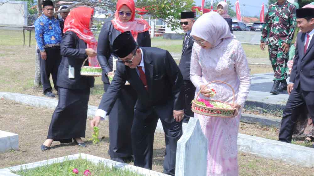 Bupati Cirebon: Kemerdekaan Indonesia Tidak Jatuh dari Langit