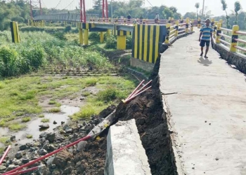 Jembatan Gantung Babakan Losari Cirebon Ambrol, Padahal Baru Tiga Bulan Diresmikan