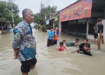 Ratusan Rumah Warga Desa Jemaras Kidul Cirebon Terendam Banjir