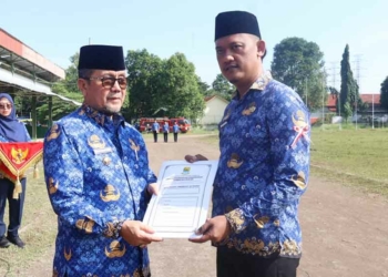 Bupati Cirebon Serahkan 3.521 SK PPPK Paruh Waktu