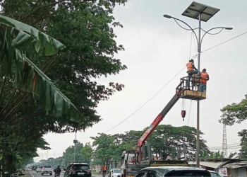 Jelang Libur Nataru, PJU Pantura Cirebon Diperbaiki