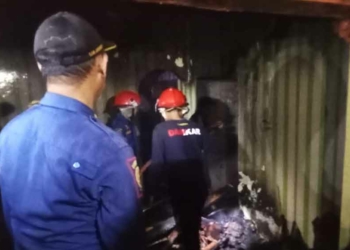 Dua Rumah Warga Bandengan Cirebon Terbakar