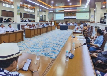 Rel Kereta Api Kuno Dibongkar, Wali Kota Cirebon Minta Maaf